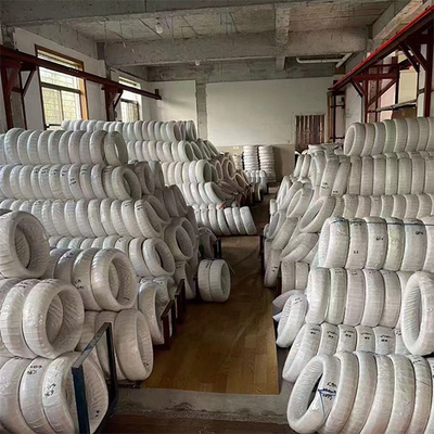 İyi bir fiyat. Kaldırma için 7x19 Paslanmaz Çelik Kompakt Dönme Önleyici Halat Naylon PVC Kaplı 304/316 çevrimiçi