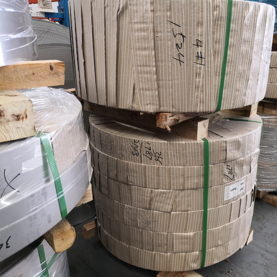İyi bir fiyat. Stock 1000mm Genişliği Paslanmaz Çelik Şerit Bobin Soğuk Çevirme Tekniği çevrimiçi