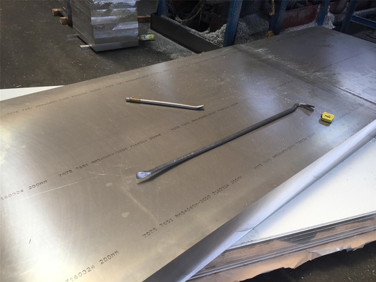 İyi bir fiyat. Alüminyum Yaprak Roll Prime üreticisi 0.2mm 0.3mm 0.4mm Kalınlığı Alüminyum Bobinler 3003 Yüksek kaliteli alüminyum plaka çevrimiçi